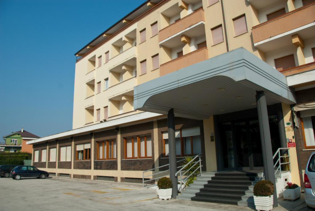 Hotel Touring Falconara Marittima Esterno foto