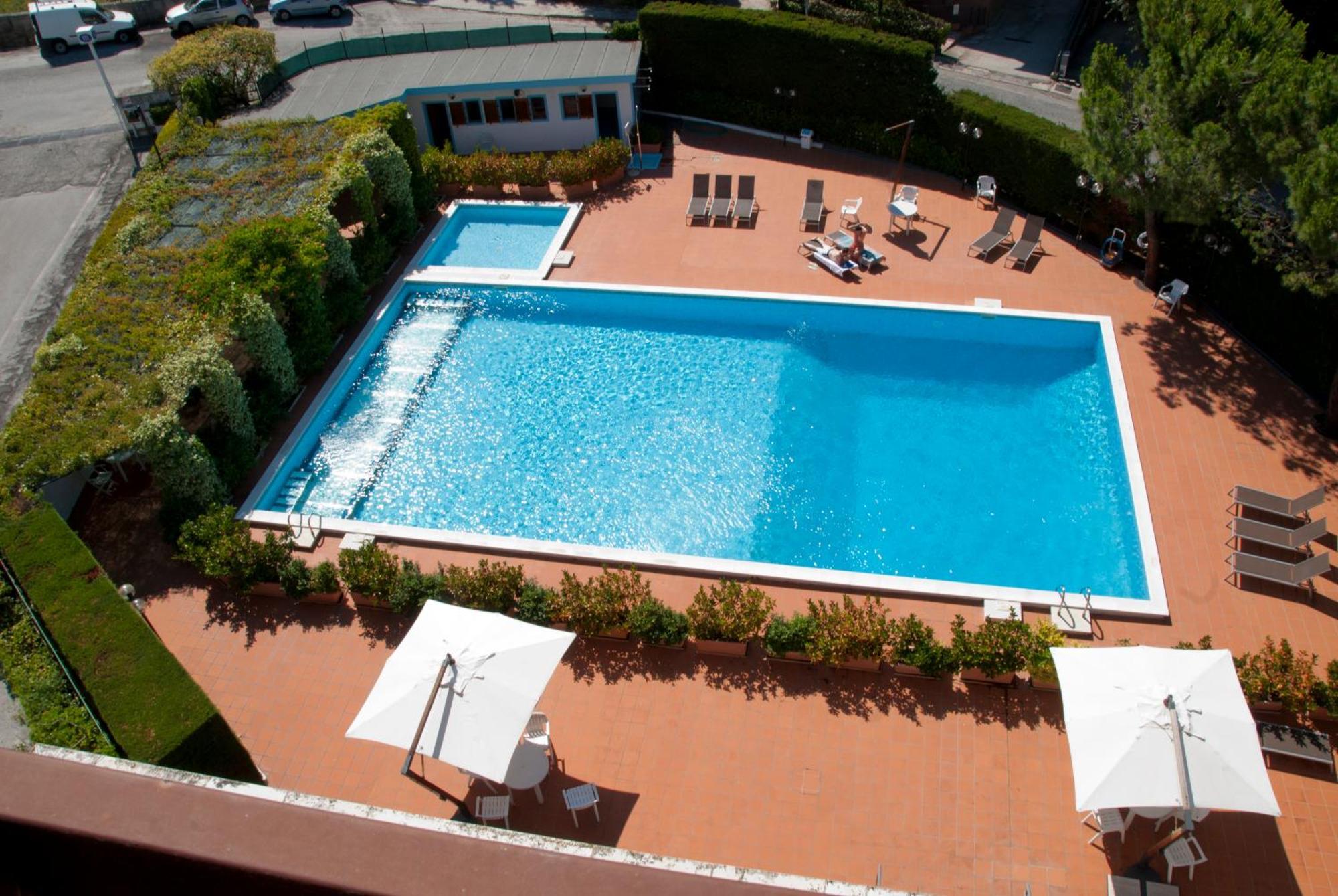 Hotel Touring Falconara Marittima Esterno foto