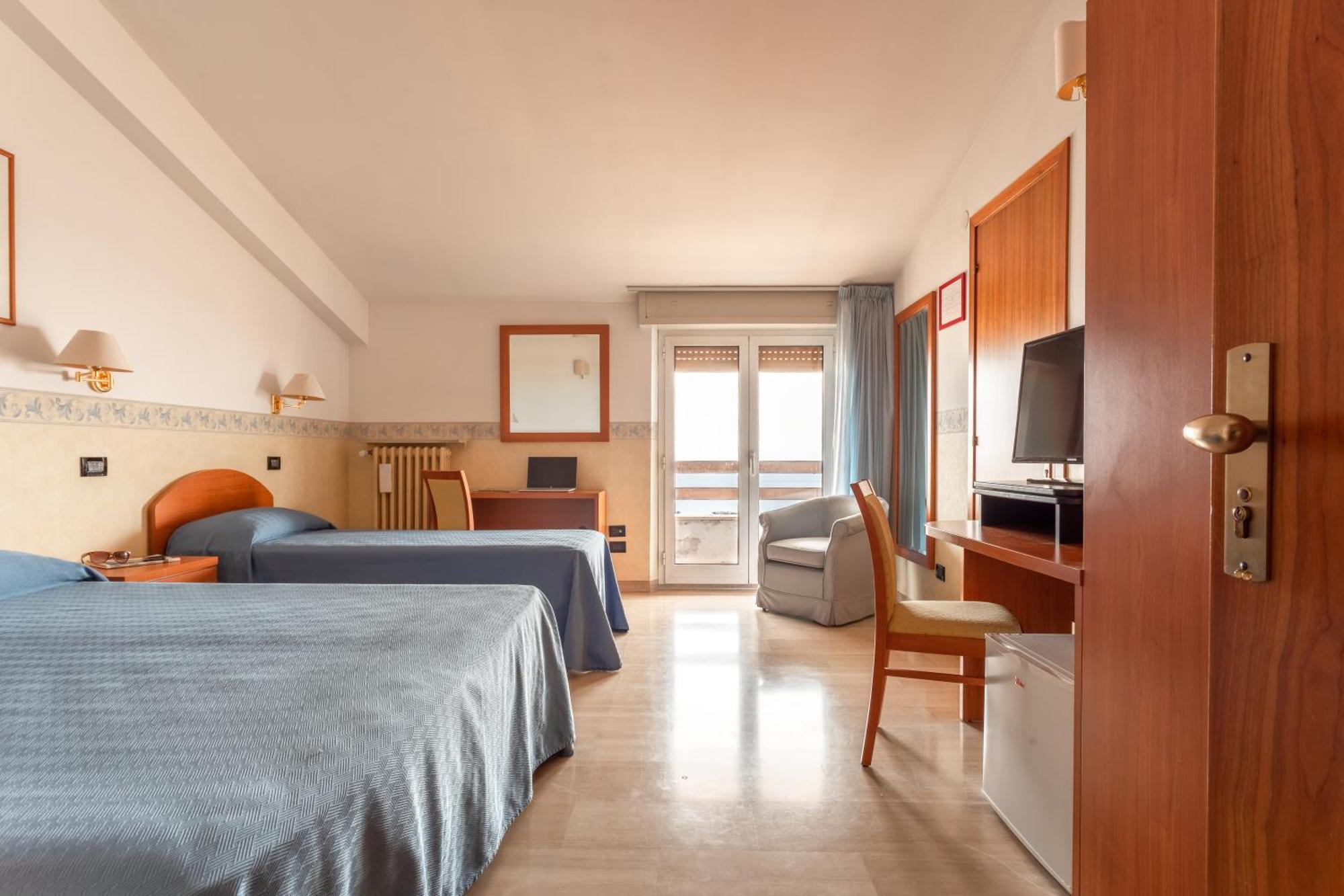 Hotel Touring Falconara Marittima Esterno foto