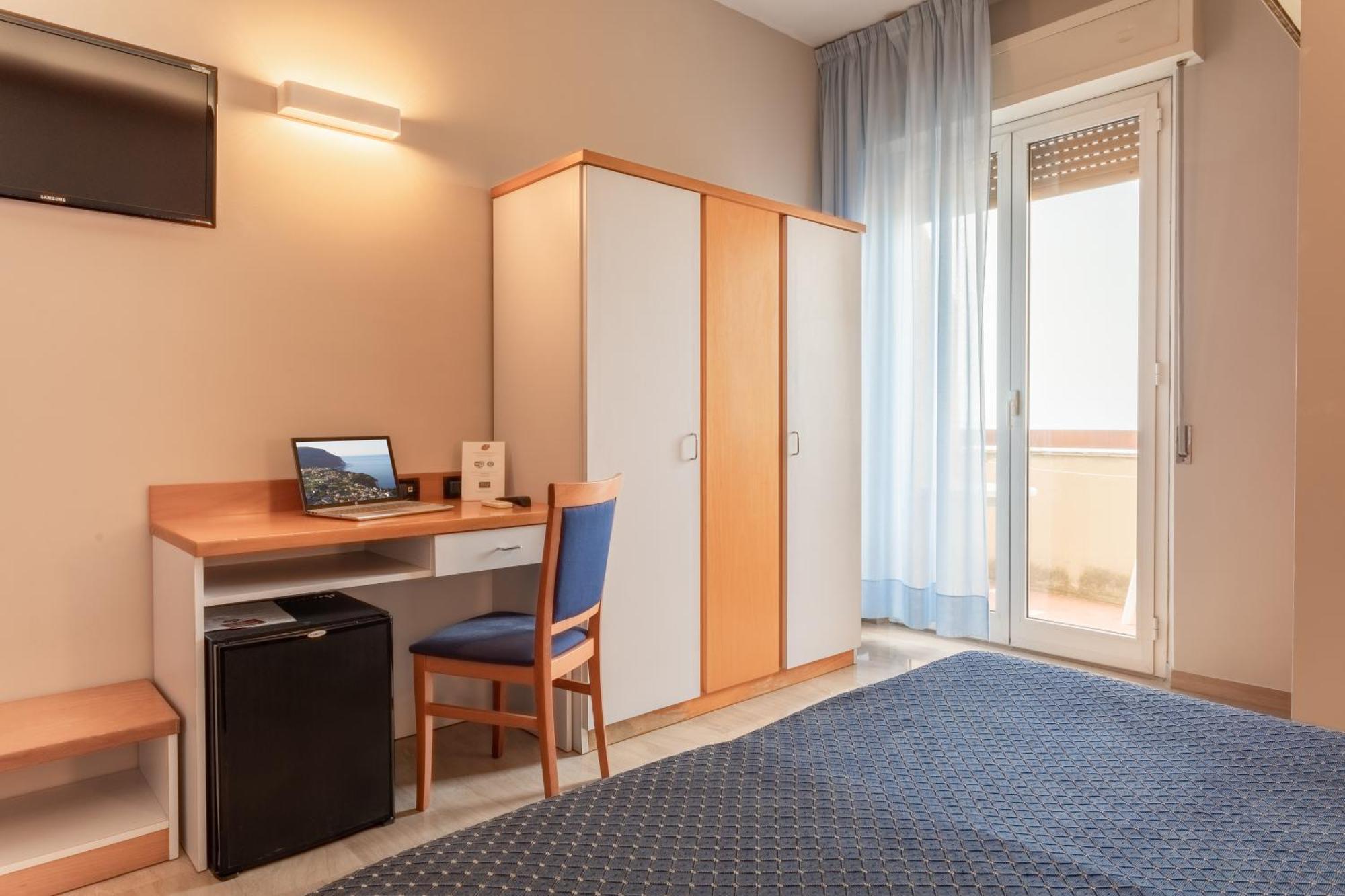 Hotel Touring Falconara Marittima Esterno foto