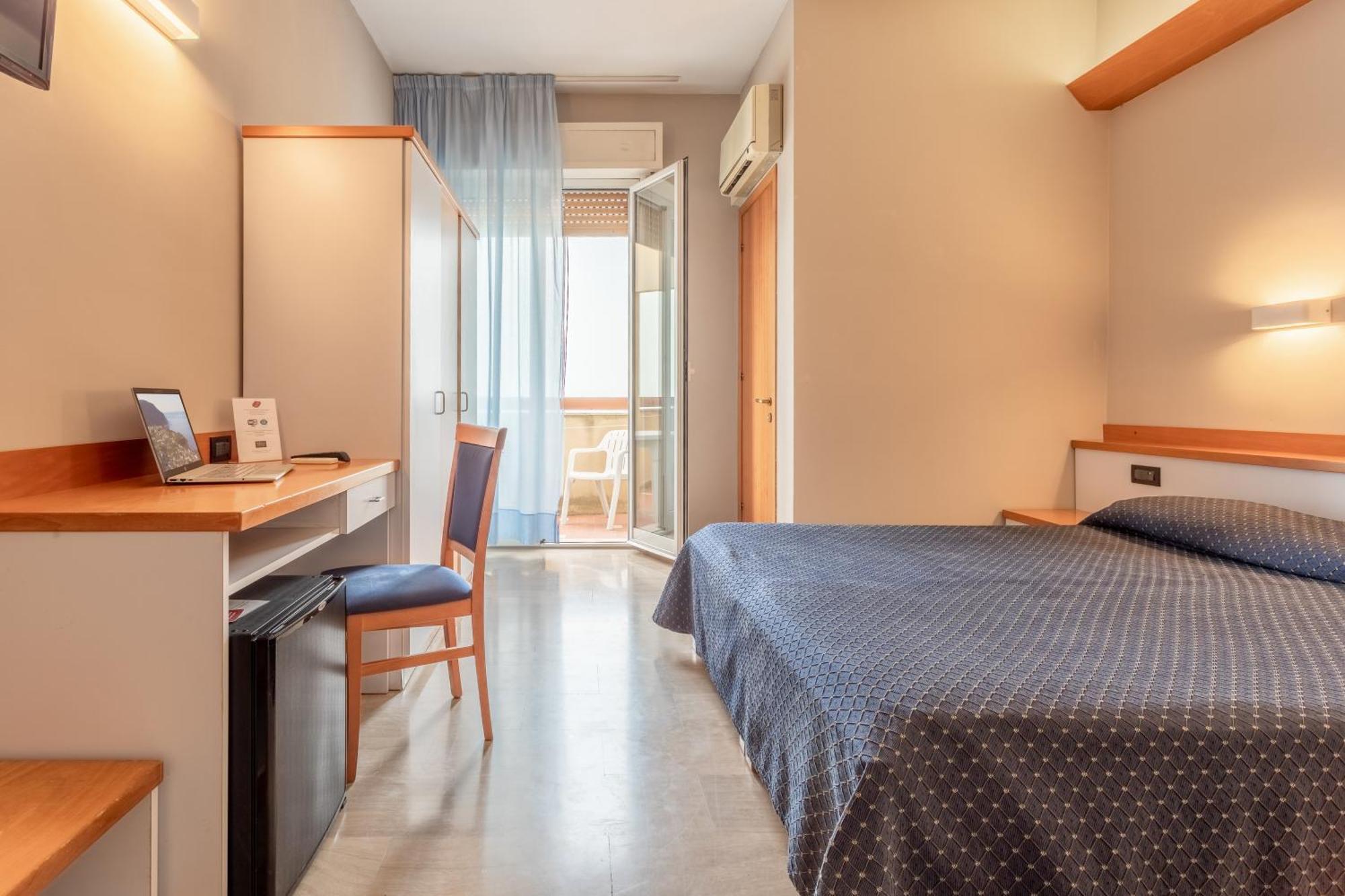 Hotel Touring Falconara Marittima Esterno foto