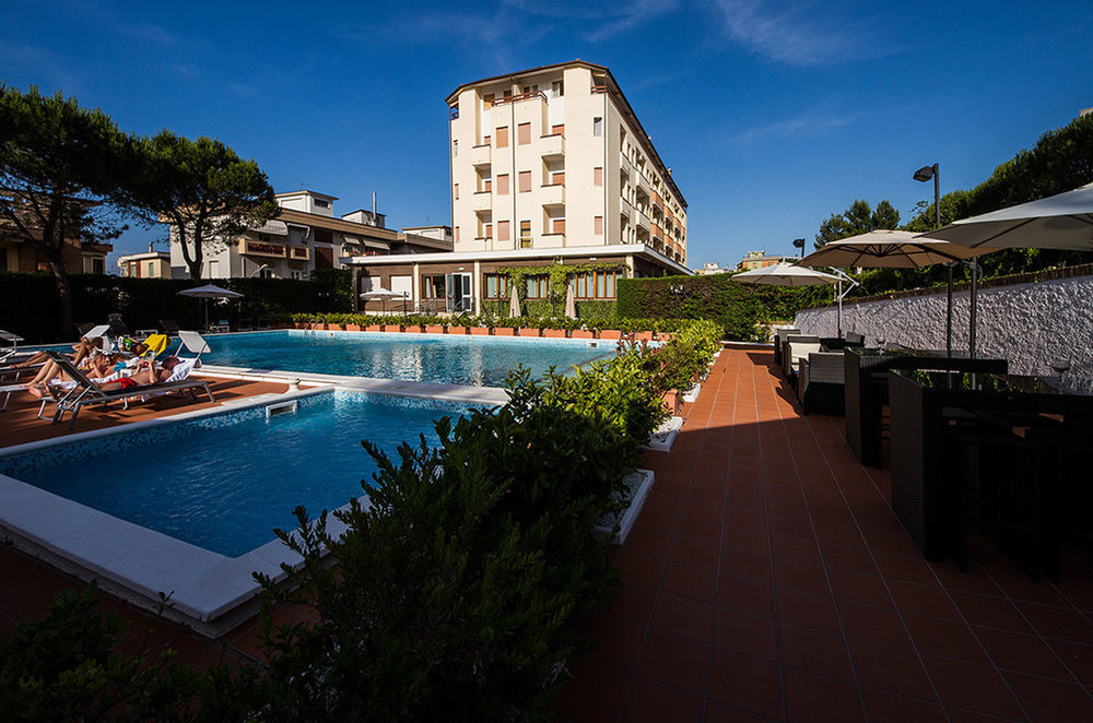 Hotel Touring Falconara Marittima Esterno foto
