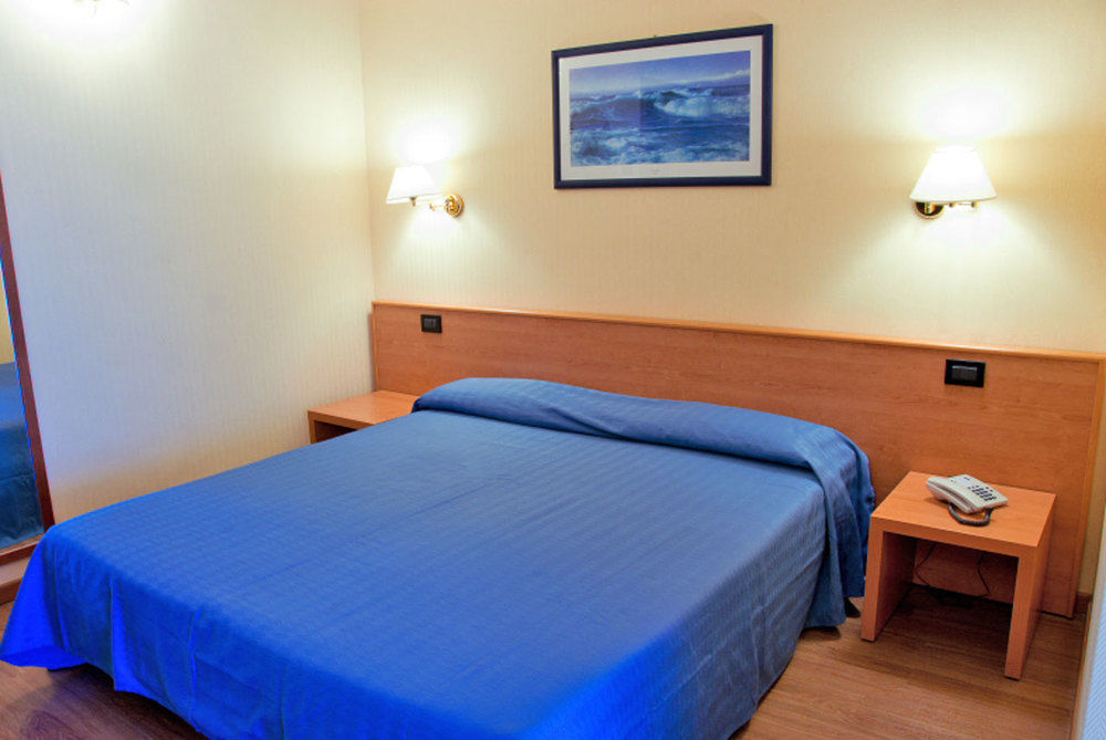 Hotel Touring Falconara Marittima Esterno foto