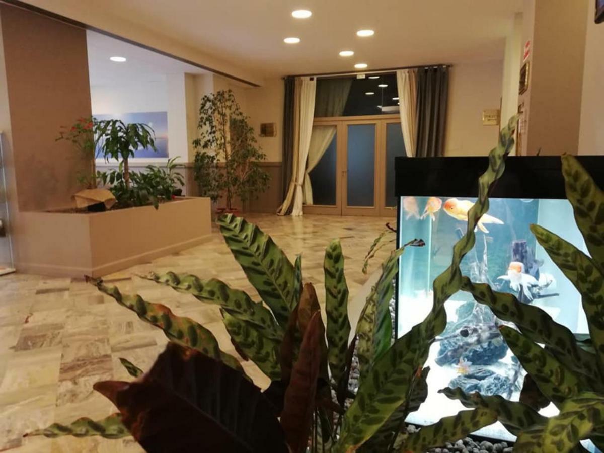 Hotel Touring Falconara Marittima Esterno foto